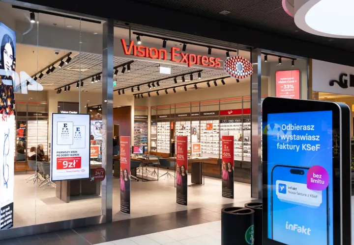 Witryna sklepu Vision Express z ofertą badań wzroku i okularów.