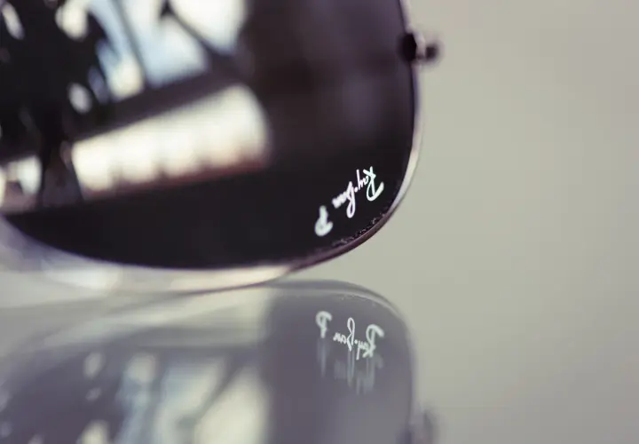 Jak sprawdzić oryginalne Ray-Ban i uniknąć fałszywych okularów