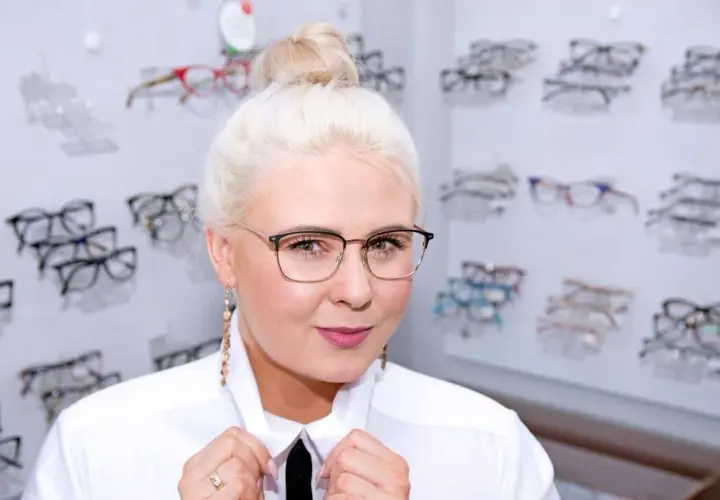 Srebrne oprawki - sprawdź komu pasują i jak je dobrać do swojego typu urody