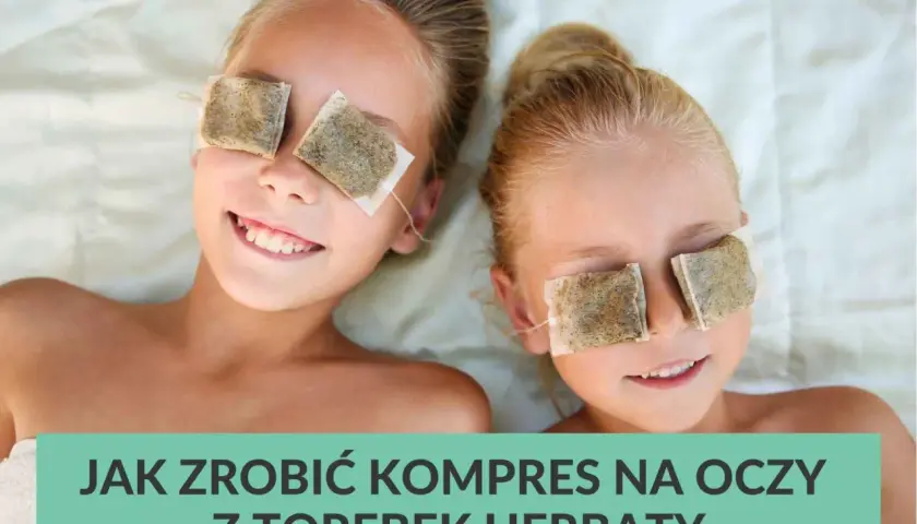 Dwie dziewczynki z okładami na oczy z torebek herbaty, relaksują się.