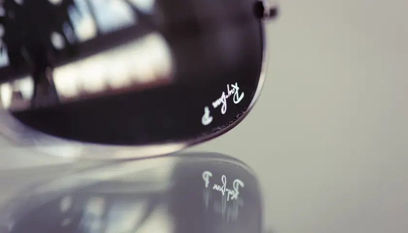 Jak sprawdzić oryginalne Ray-Ban i uniknąć fałszywych okularów