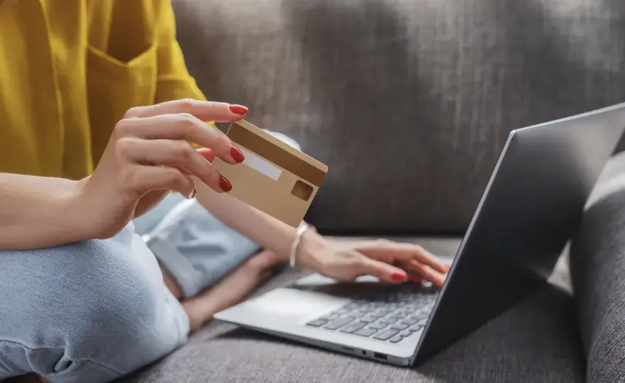 Jak Działają Sklepy w Platformach Gier Online: Wymiana Punktów Lojalnościowych na Nagrody i Przywileje