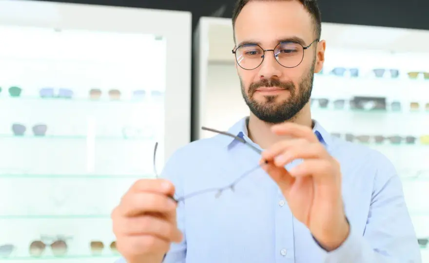 Czy optometrysta wykryje astygmatyzm? Poznaj prawdę o diagnozie