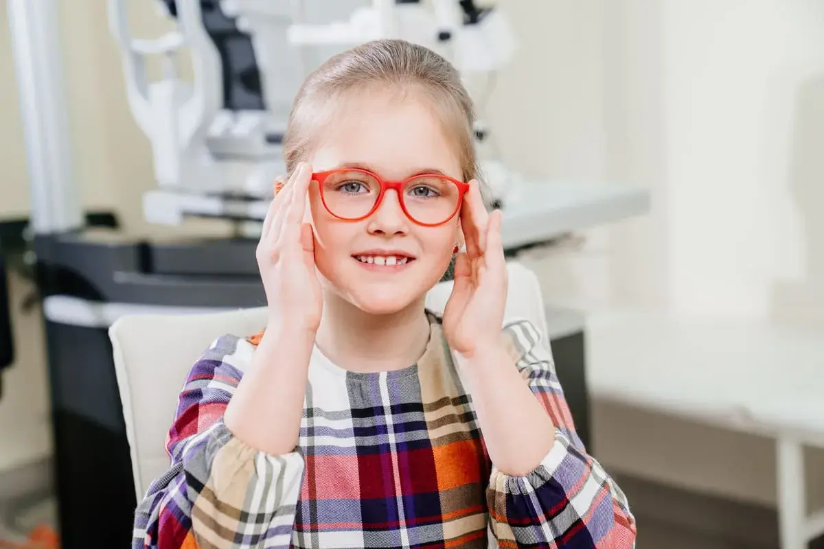 Astygmatyzm u dzieci – czy można go skutecznie skorygować?